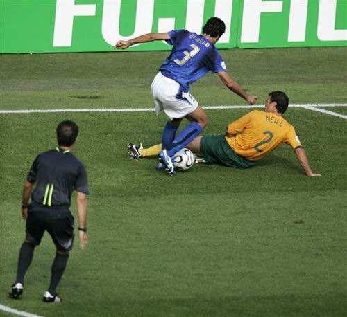  埃弗顿深陷降级泥潭，戴奇紧急会面高层求变  